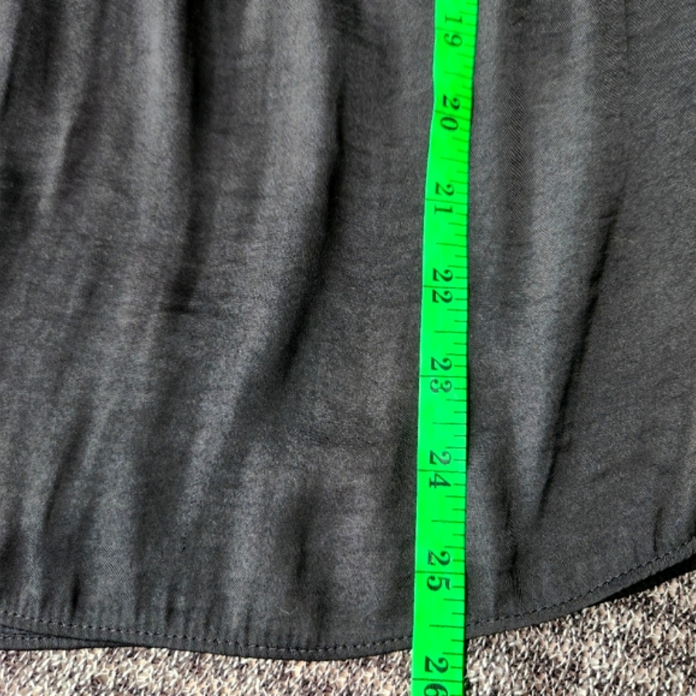 Jennifer Lopez Black Blouse Gold Grommets Size Medium - Picture 9 of 11